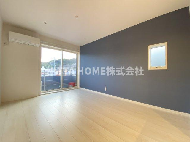 舞鶴市字引土の賃貸マンションの居間・リビング|角部屋で日当たり良好●