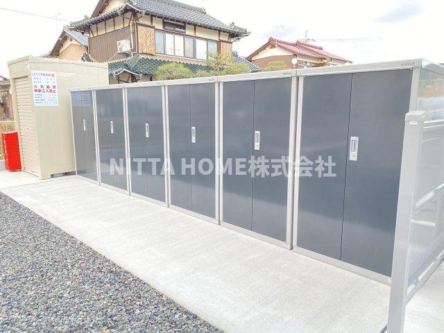 舞鶴市字引土の賃貸マンションのその他共用部分|外部トランクは無料で使用OK◆