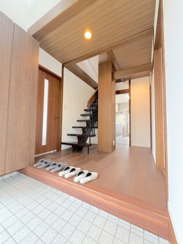 筑紫駅前通2丁戸建の玄関
