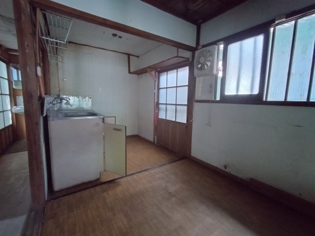 I様日方戸建のキッチン