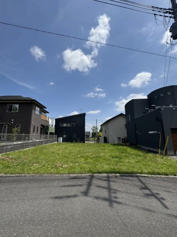 高崎市箕郷町柏木沢238番地13の前面道路含む現地写真