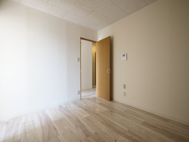 ローズガーデン延友の寝室|※写真は別の部屋のものです。