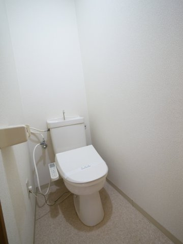 ローズガーデン延友のトイレ|※写真は別の部屋のものです。