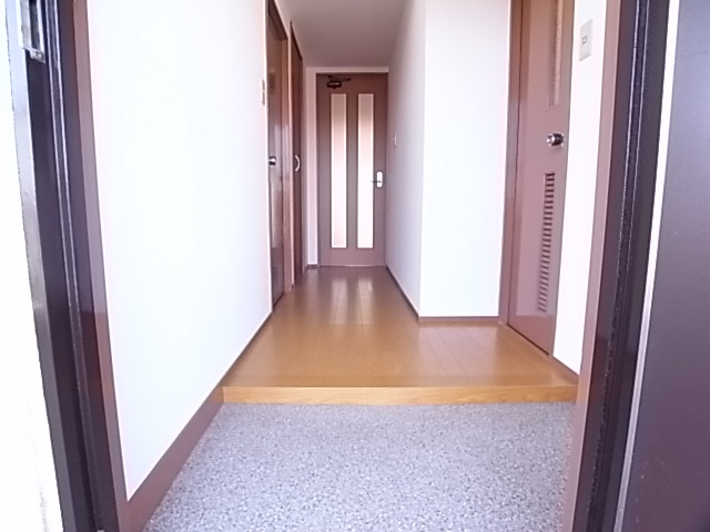 グリーンサイド春名3の玄関