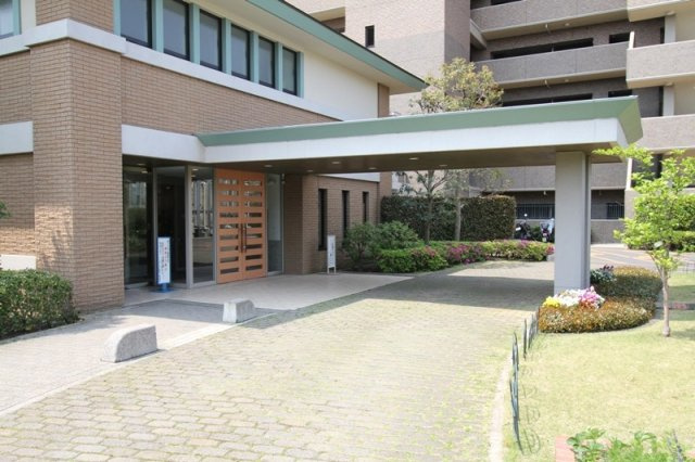 【エントランス】 | グローサス朝霞台　(志木本店) | オートロック完備。