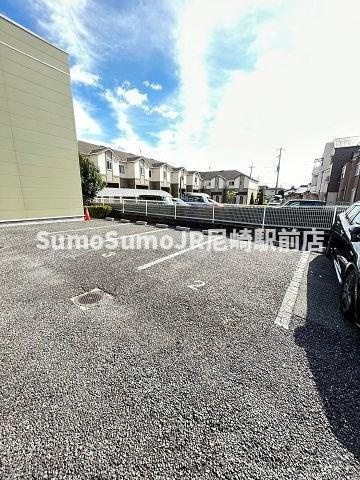 レオパレス猪名川の駐車場|駐車スペースもあります