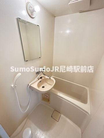 レオパレス猪名川の浴室|コンパクトで使いやすいお風呂です