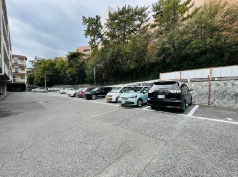 グリーンサイド春名No2の駐車場