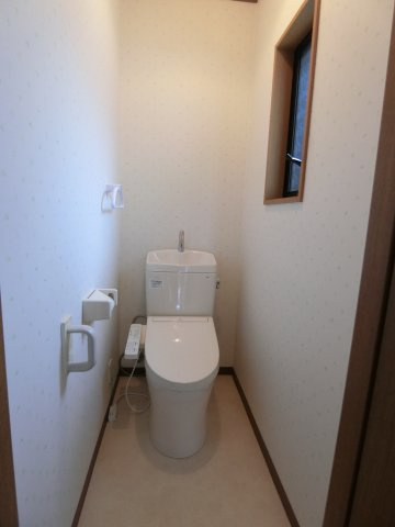 今井仲町貸家のトイレ