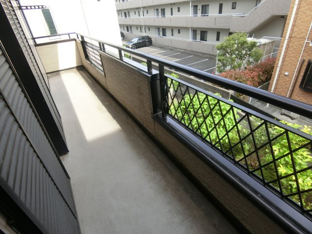 今井仲町貸家のバルコニー