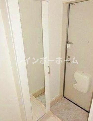 アイフィロス北千住の玄関