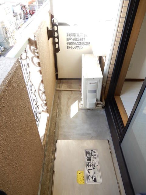 日神パレステージ御徒町第２のバルコニー