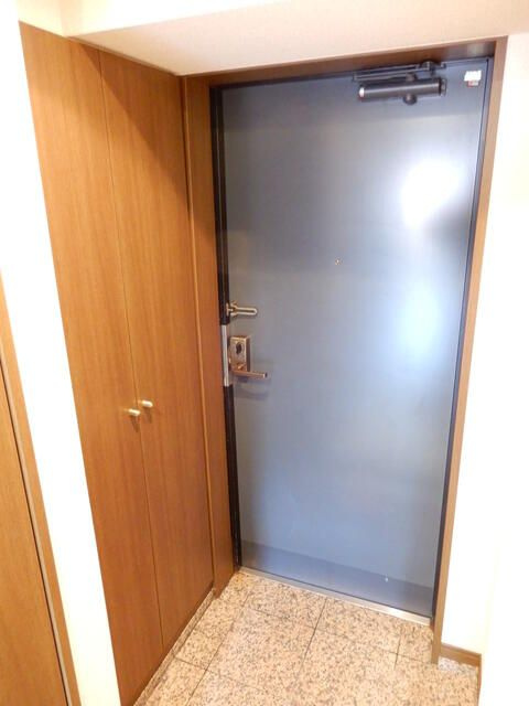 日神パレステージ御徒町第２の玄関
