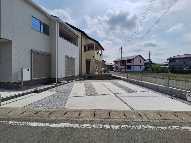 GRAFARE 高崎市上中居町3期 新築 3号棟の駐車場|現地撮影