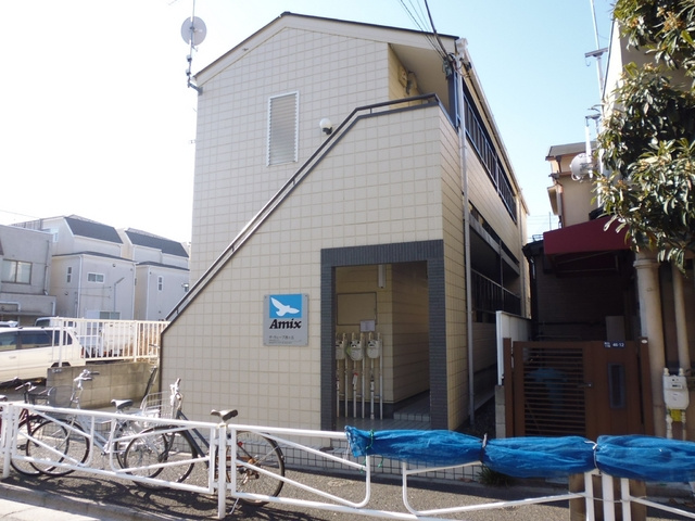 ザ・ウェーブ西ヶ丘の外観|小高い丘の上にある建物です。