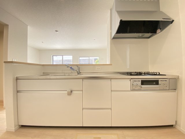 糸満市兼城　第4（全3棟）2号棟のキッチン|※同仕様写真です