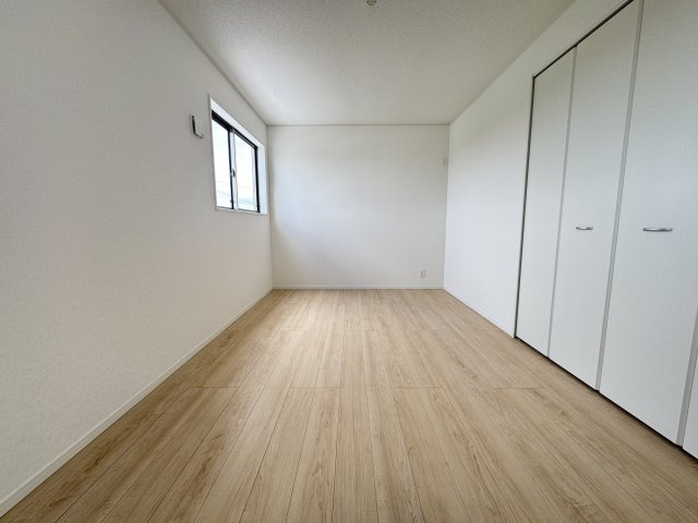 糸満市兼城　第4（全3棟）2号棟の洋室|※同仕様写真です
