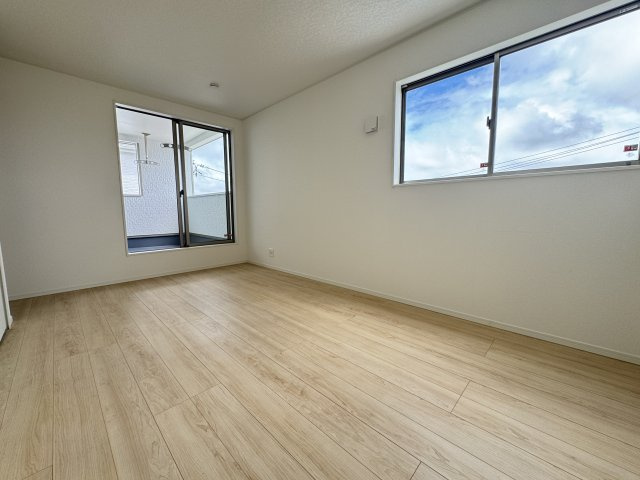 糸満市兼城　第4（全3棟）2号棟の洋室|※同仕様写真です