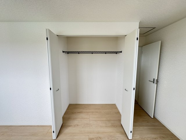 糸満市兼城　第4（全3棟）2号棟の収納|2号棟　洋室8帖＋CL付き♪