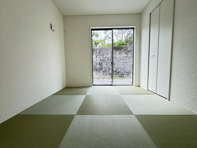 糸満市兼城　第4（全3棟）2号棟の独立洗面台|※同仕様写真です　