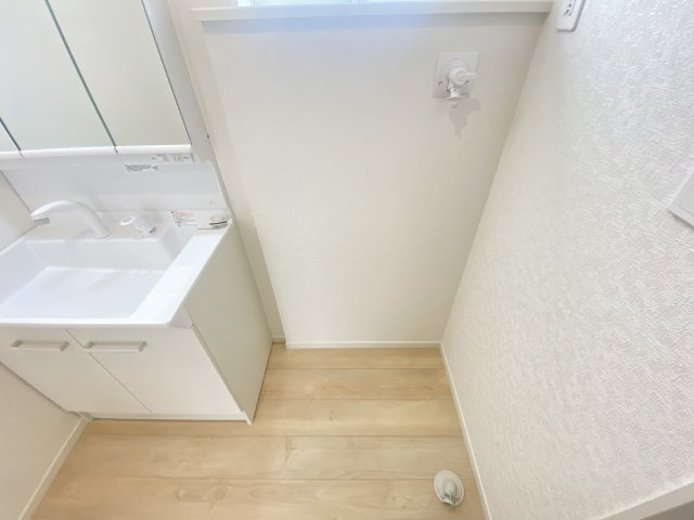 糸満市兼城　第4（全3棟）2号棟のランドリースペース|※同仕様写真です　