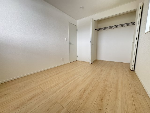 糸満市兼城　第4（全3棟）2号棟の洋室|※同仕様写真です　