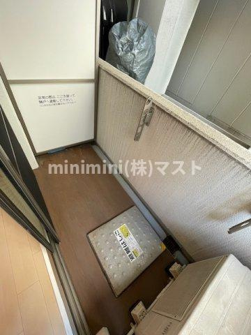 セレニテ本町ROJI02のバルコニー