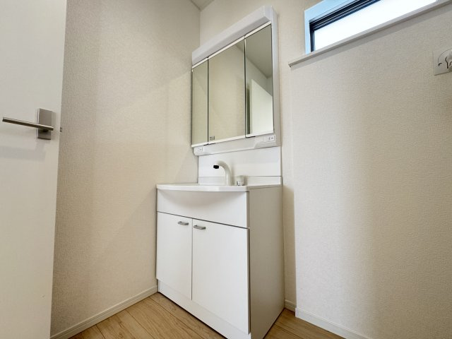 糸満市兼城　第4（全3棟）3号棟の居間・リビング|※同仕様写真です