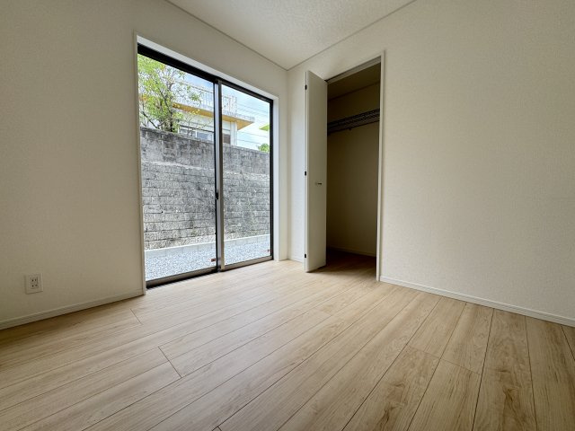 糸満市兼城　第4（全3棟）3号棟の洋室|3号棟　1階洋室4.5帖＋CL付き♪