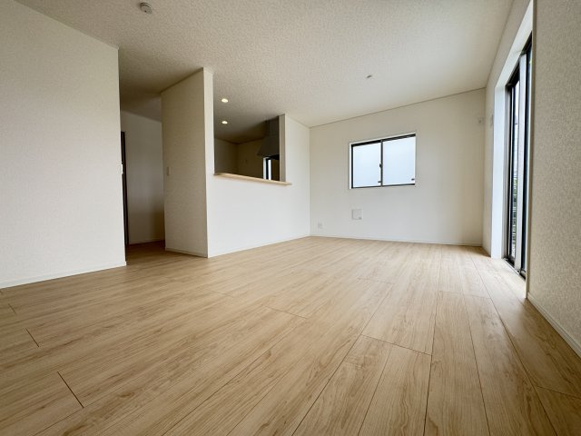 糸満市兼城　第4（全3棟）3号棟の居間・リビング|※同仕様写真です　