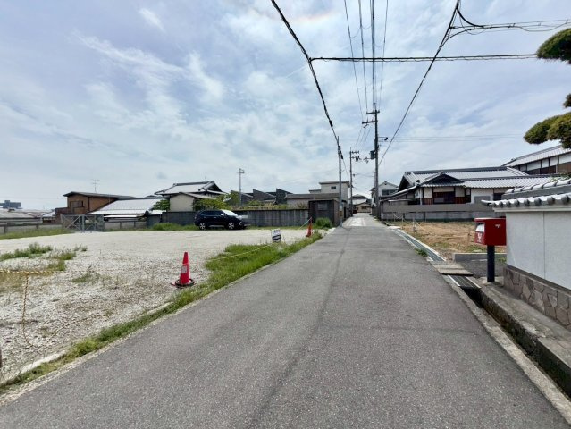泉佐野市貝田町１丁目土地の前面道路含む現地写真