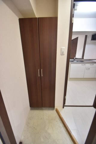 大阪市都島区都島本通３丁目の賃貸マンションの玄関