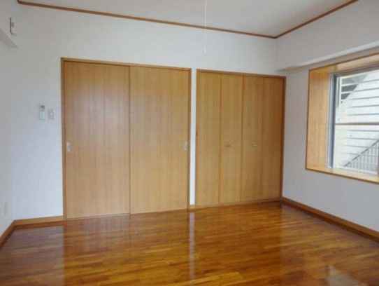 リリパトラ壺屋の内装