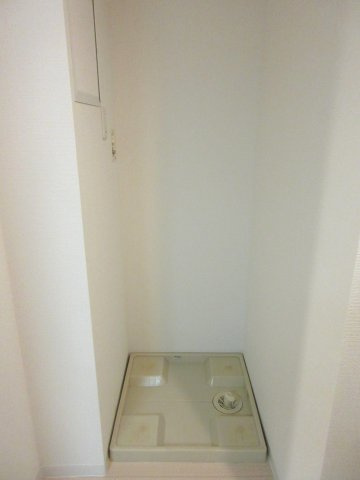 アムールふれあいの丘の設備|室内洗濯機置場　※別号室の参考写真です(現況優先・仕様違いの場合あり)