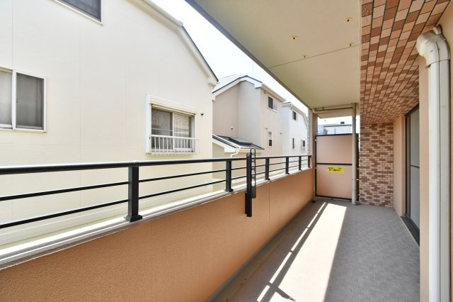 グリーンミユキ吉野町のバルコニー|『物件を今日見てみたい』といった当日のご案内、同条件などの物件、他社様掲載物件もご紹介可能！一日でまとめて内覧したい方、ぜひ当社までお問い合わせ下さい。スタッフ一同皆様のご連絡お待ちしております！