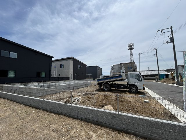 阿南市才見町建売第1①の前面道路含む現地写真
