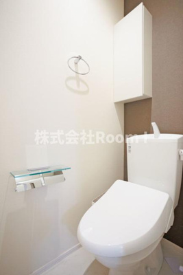 【トイレ】 | ＡＳＴＯＲＩＡ三国ケ丘・旭化成ヘーベルメゾンHEBEL HAUS | 落ち着いた色調のトイレです