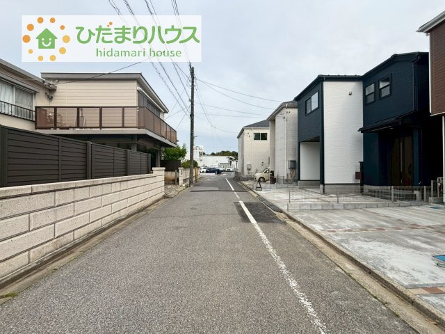 【前面道路含む現地写真】 | 我孫子市第3若松　新築戸建　1号棟 | 前面道路幅5.5ｍ☆車の出入りもラクラクできちゃいます(^^♪