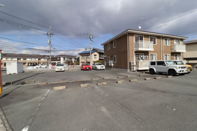 コーポ･アムールの駐車場