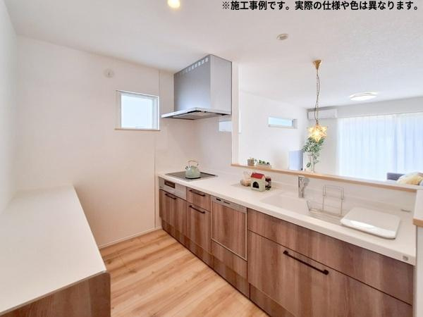 横田Ⅱ　NE新築の内観：施工例|キッチン施工事例写真
※写真はイメージです。実際の向き・仕様とは異なる場合があります。