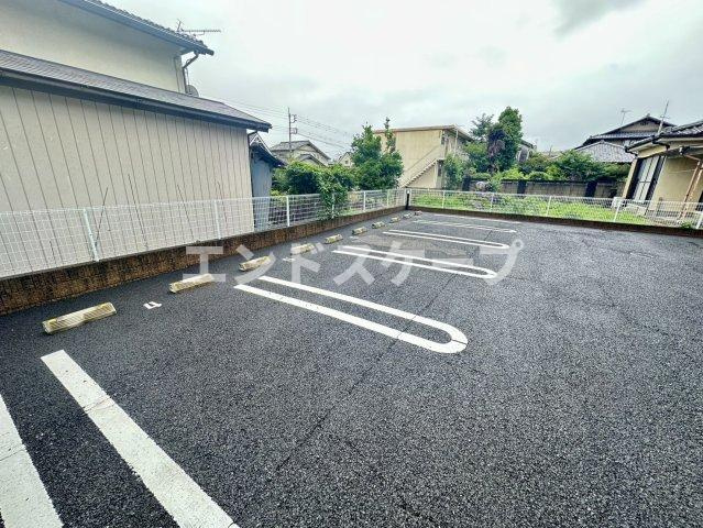 ルチアーノの駐車場|高崎、前橋のお部屋探しはエンドスケープまで！お客様の理想お聞かせ下さい♪