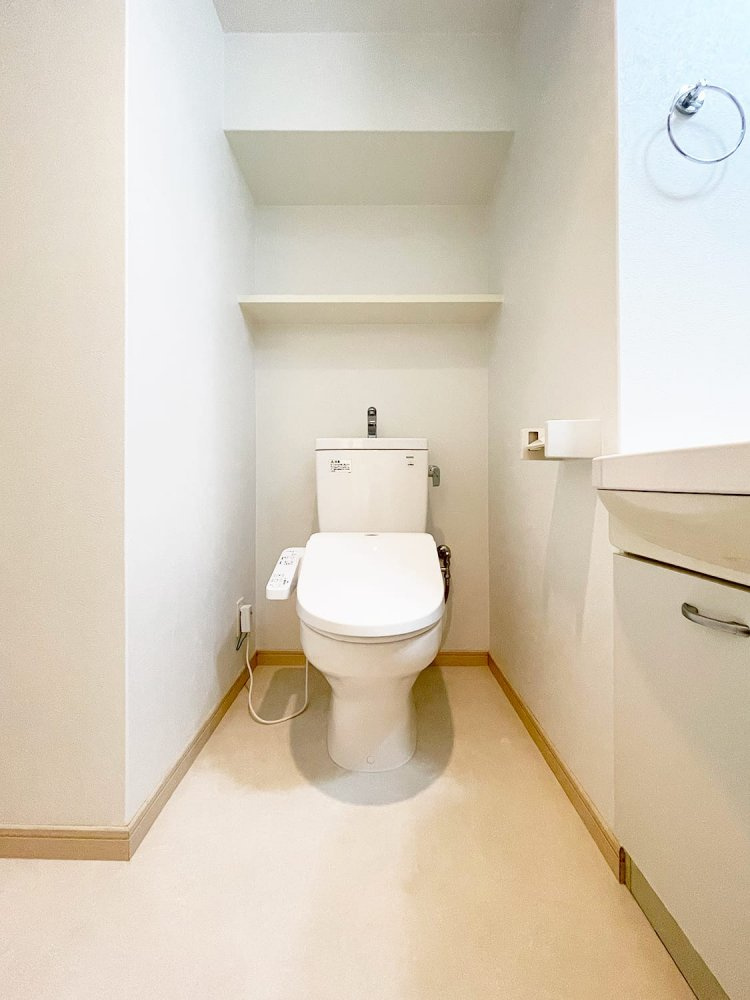 新品家具付きマンション博多駅東29(KaGood福岡)のトイレ