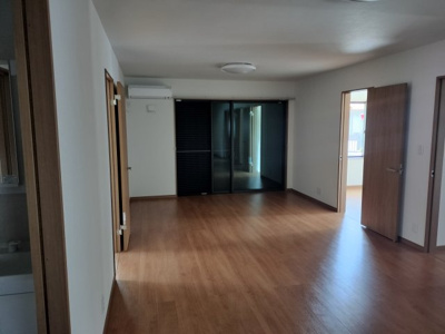 【居間・リビング】 | 南中野平屋戸建庭付
