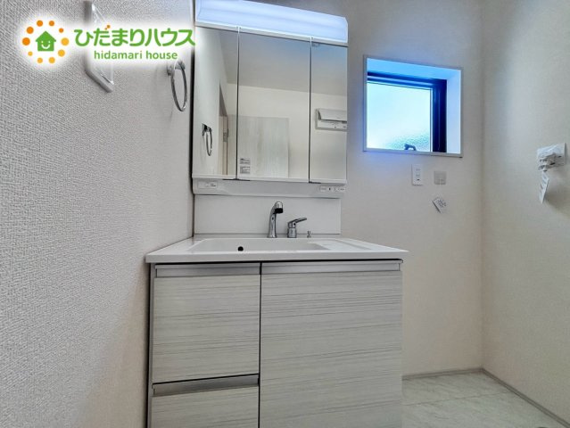 上尾市瓦葺　新築戸建　リーブル01の独立洗面台