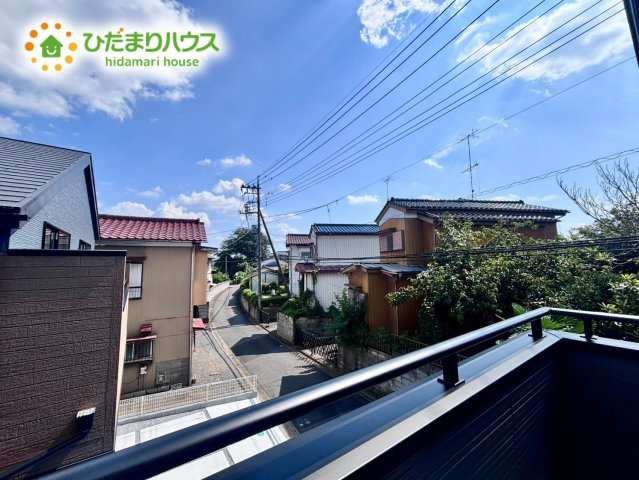 上尾市瓦葺　新築戸建　リーブル01の前面道路含む現地写真