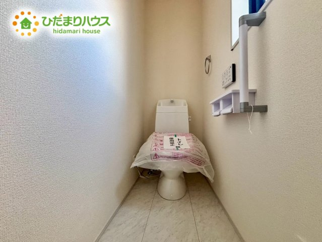 上尾市瓦葺　新築戸建　リーブル01のトイレ