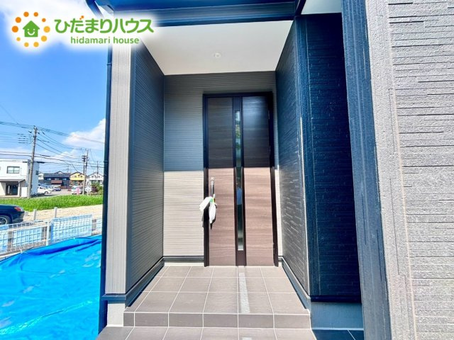 上尾市瓦葺　新築戸建　リーブル01の玄関