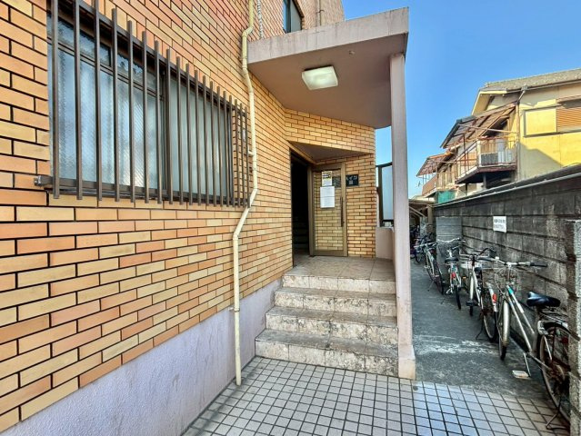 エクセルハイツ構柳瀬のエントランス