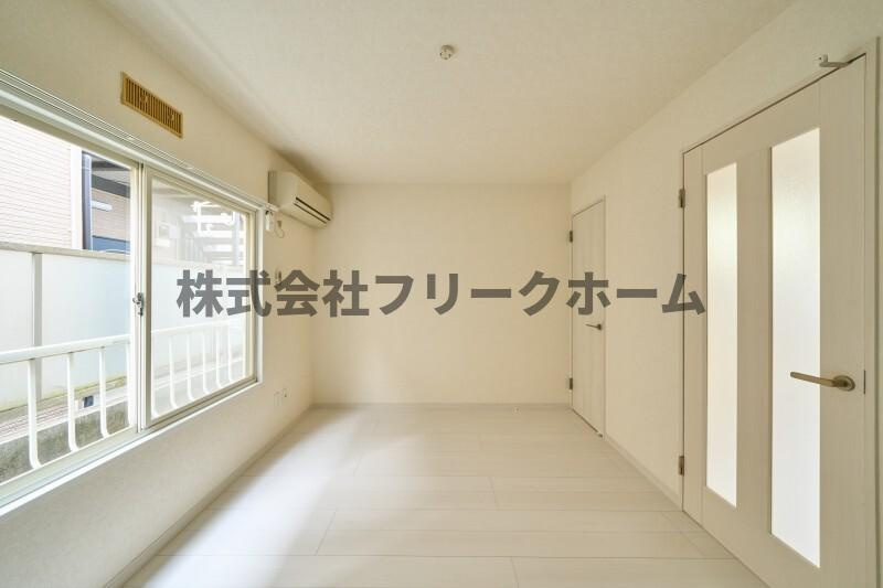 武蔵野市境南町２丁目のアパートの寝室