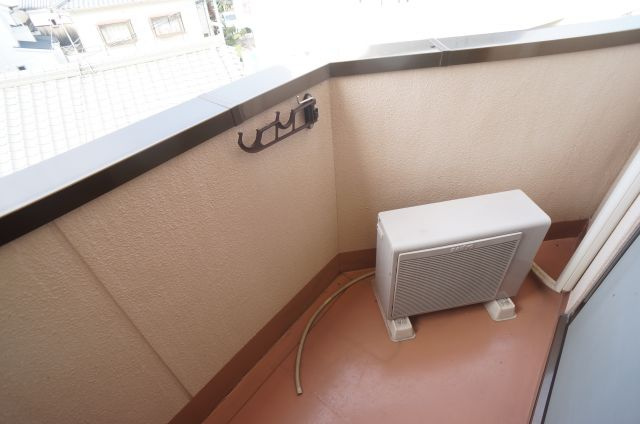 エクセレント宝塚東のバルコニー|参考、同建物・反転間取りの号室